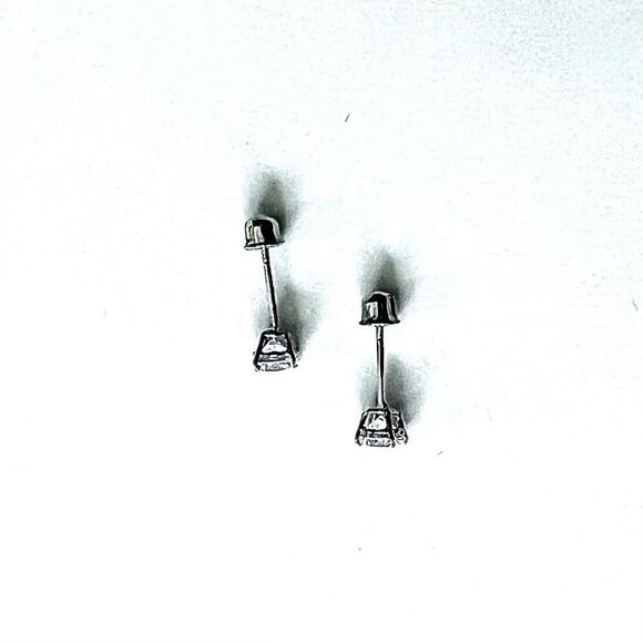 14k White Gold Round Solitaire Basket Set Stud Earrings with Screw Back 4 mm - Picture 5 of 10